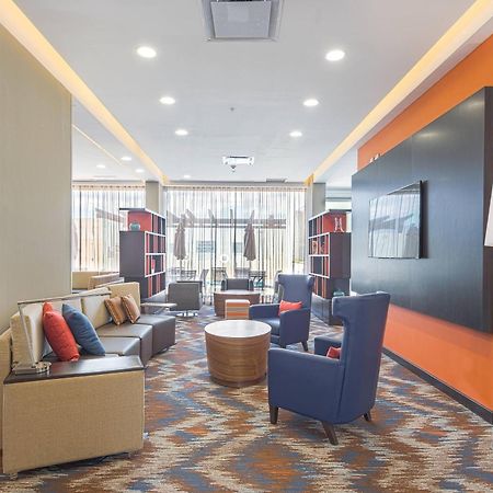 Courtyard By Marriott Saltillo Bagian luar foto