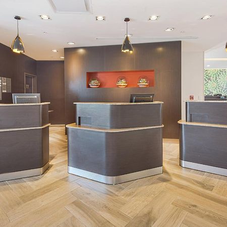Courtyard By Marriott Saltillo Bagian luar foto