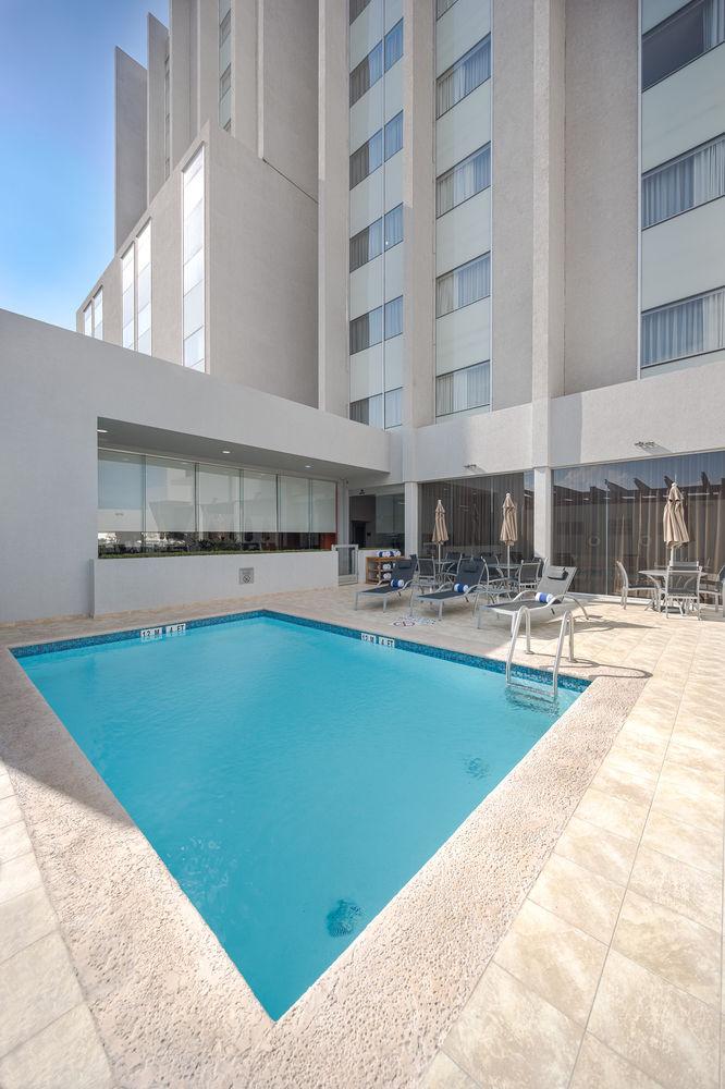 Courtyard By Marriott Saltillo Bagian luar foto