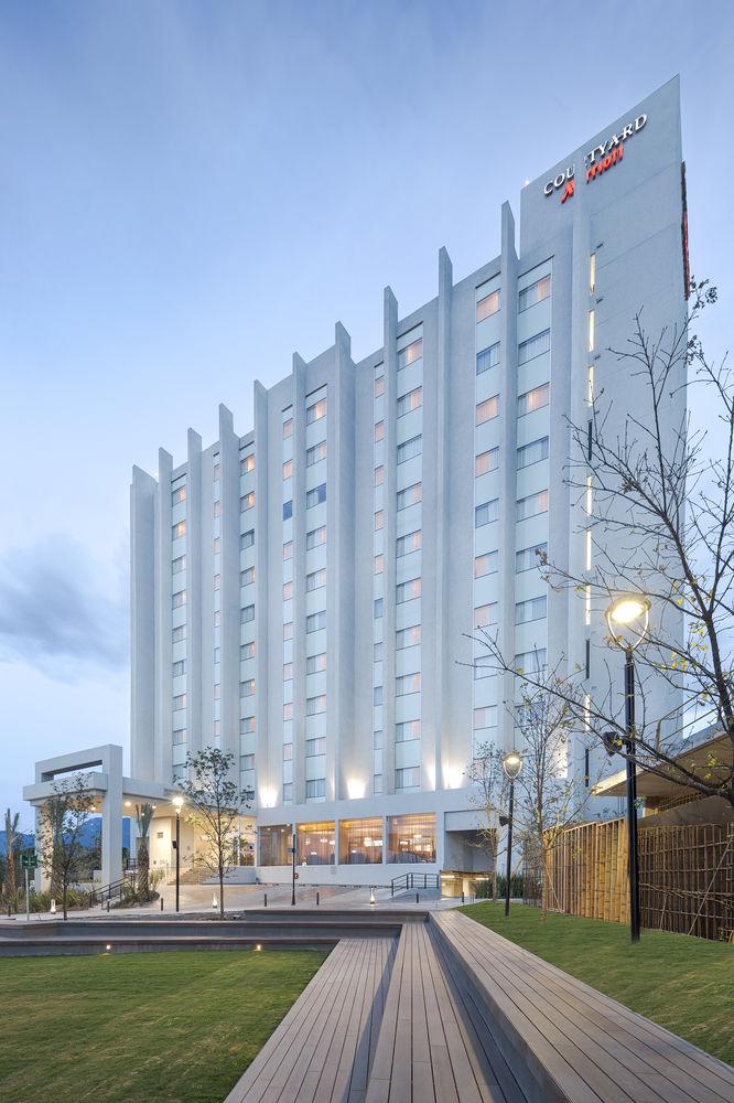 Courtyard By Marriott Saltillo Bagian luar foto