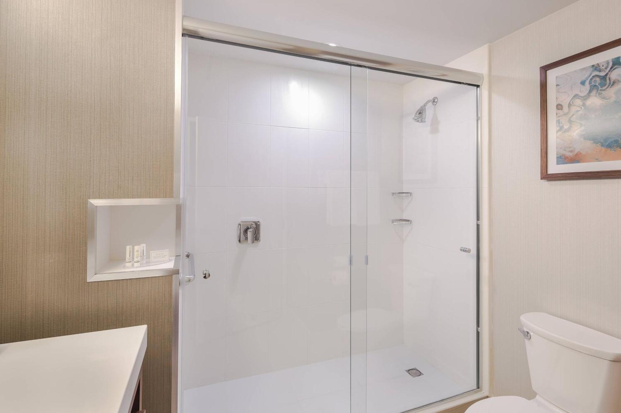 Courtyard By Marriott Saltillo Bagian luar foto