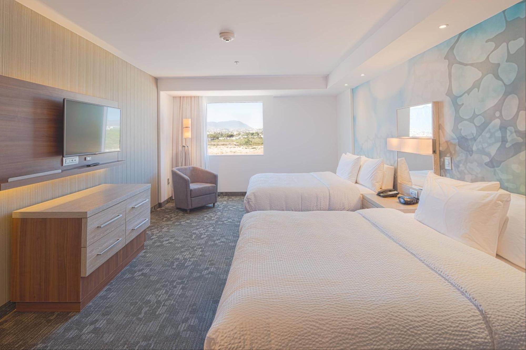 Courtyard By Marriott Saltillo Bagian luar foto